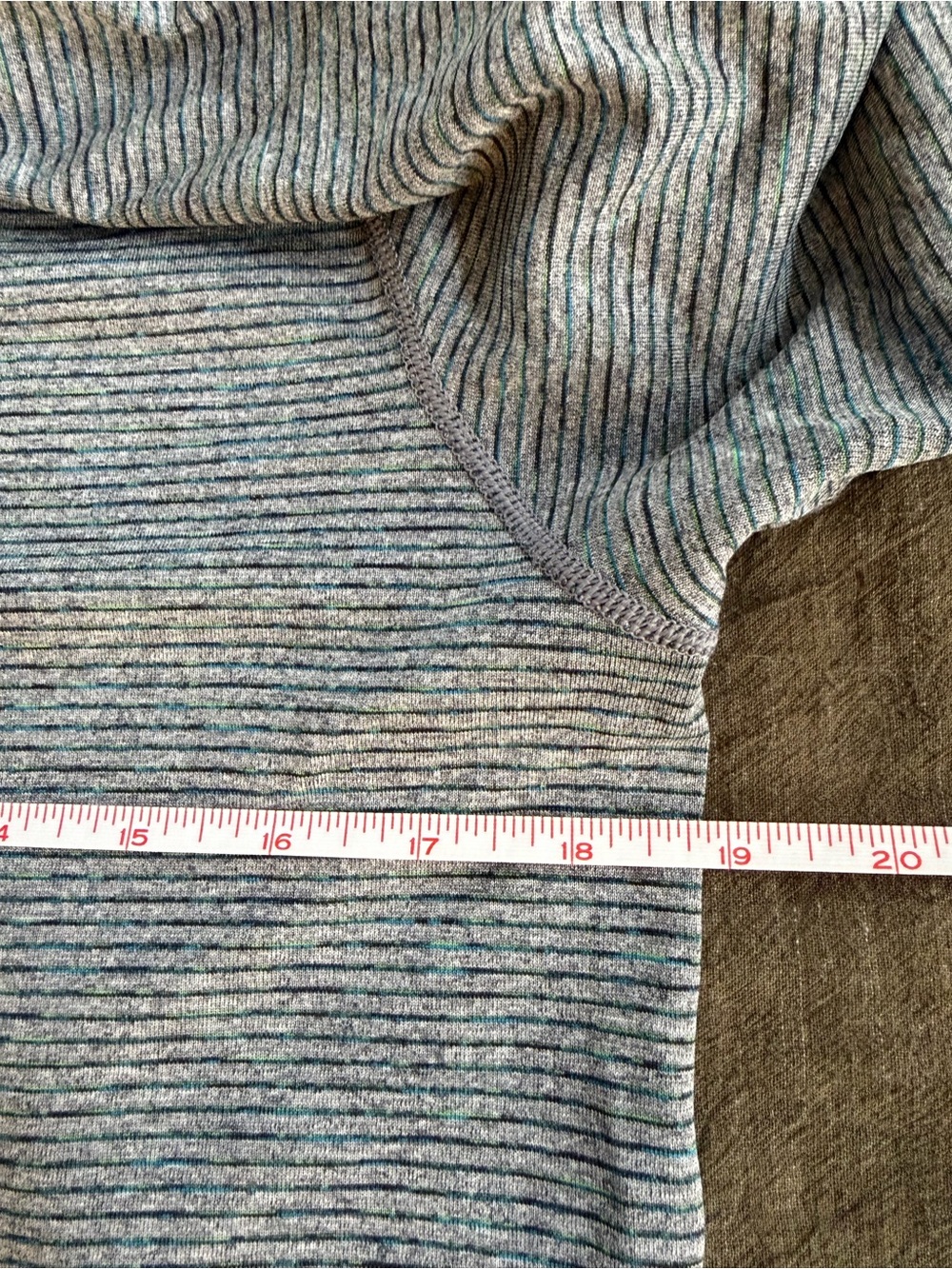 Lululemon Men’s Active Striped Tee in Gray, Size Small - Picture 10 of 11